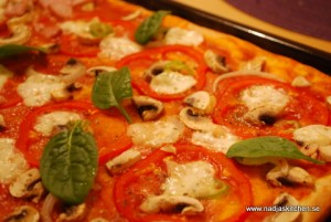 Pizza Vegetariana med mozzarella