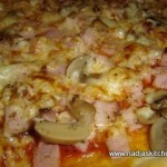 Kasslerpizza med champinjoner