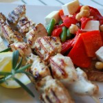 Kycklingsouvlaki med grillad paprikasallad