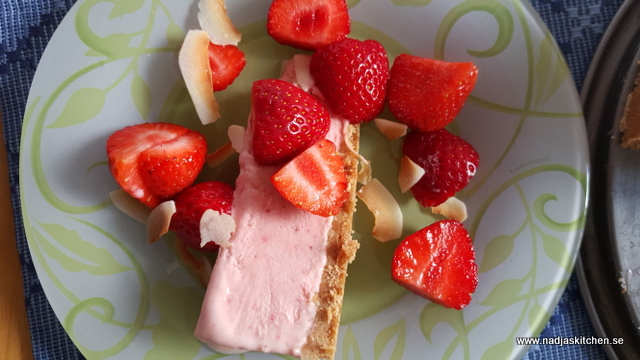 Jordgubbscheesecake-jordgubbar-viktväktarna-smartpoints-nobakecake-